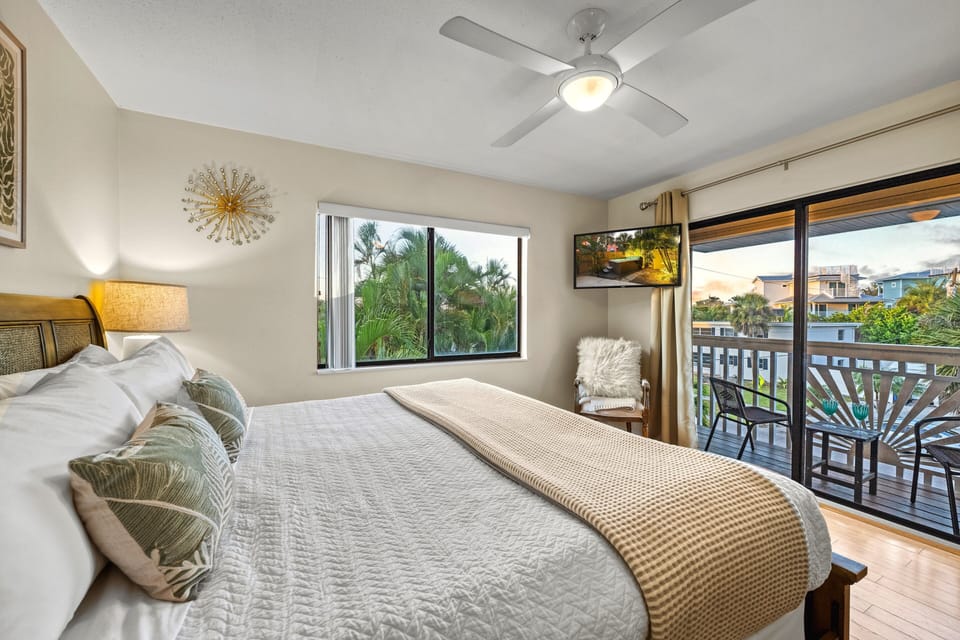 Soft coastal colors and clean lines make this bedroom feel open, calming, and perfect for easy rest.