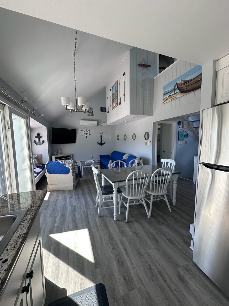 Dining/Living area on 2nd floor. 