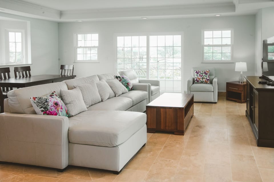 Living Room / Dining