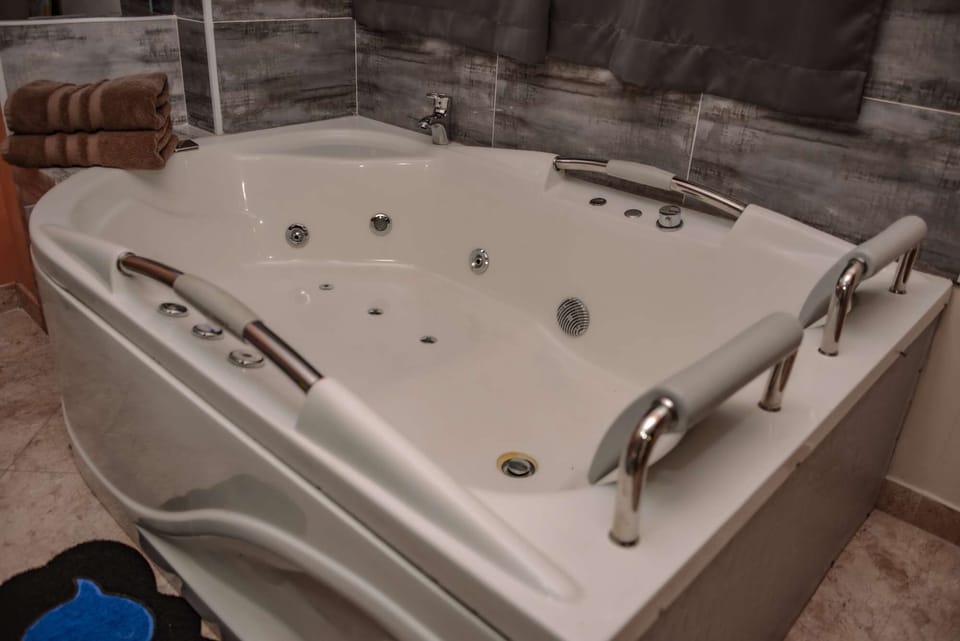 Hot tub