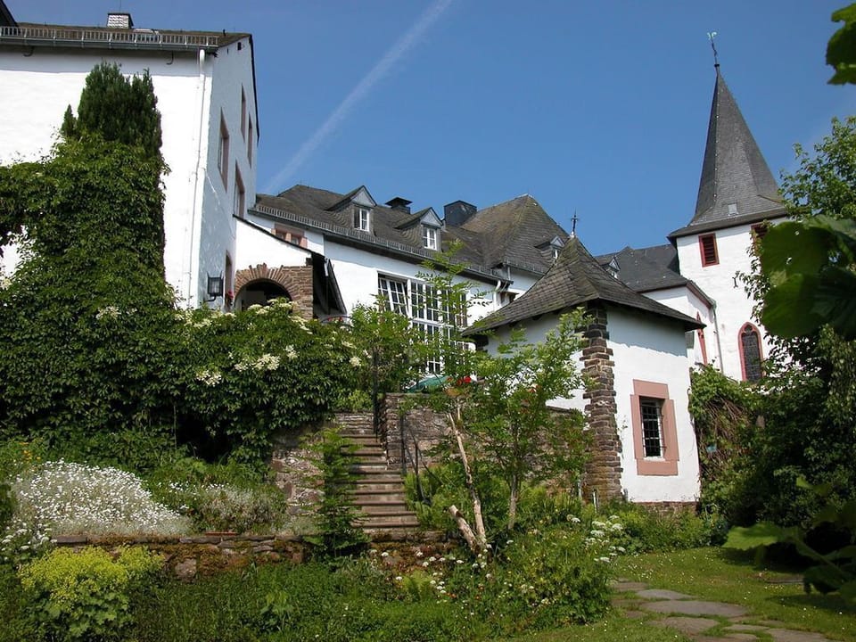 Romantic Suite Superior - Burghaus and Villa Kronenburg House in Vulkaneifel