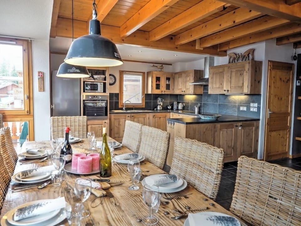Stylish dining
