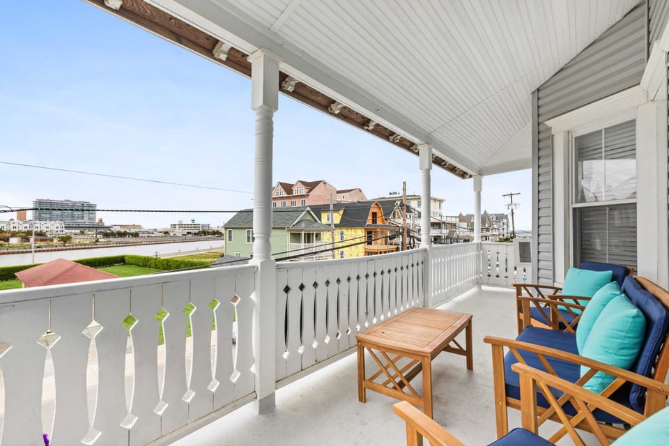 2nd Floor Porch