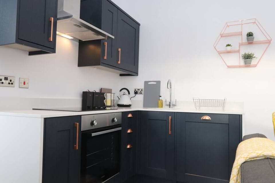 Well equipped kitchen with dishwasher