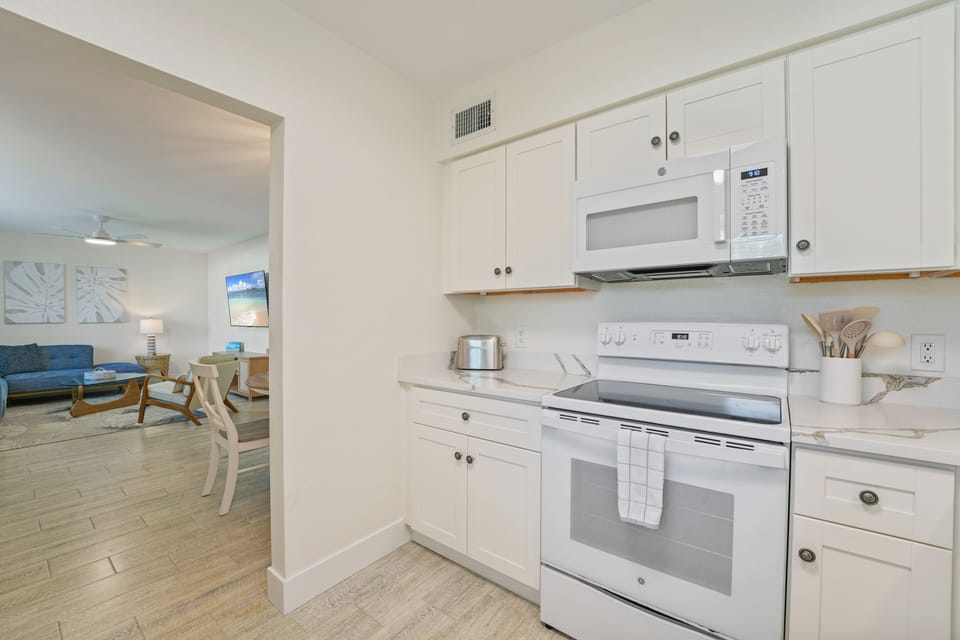 Full Kitchen 