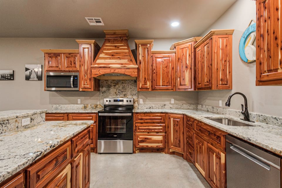 Spacious and beautiful countertops