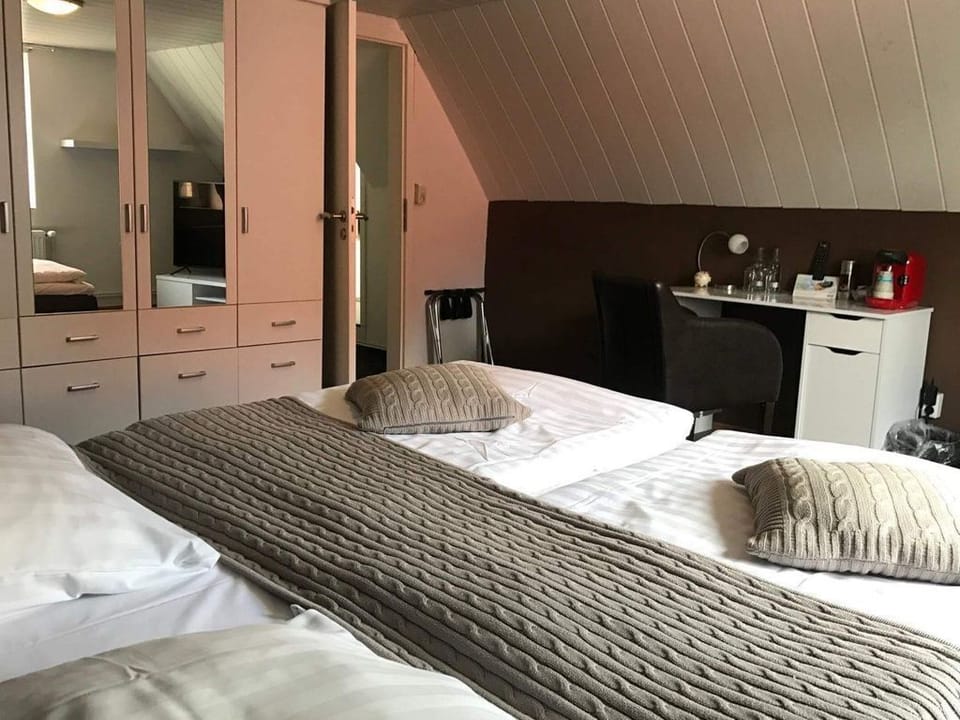 GH Handewitt - Double room, Rikke - Gasthof Handewitt Bed and Breakfast in Nordfriesland