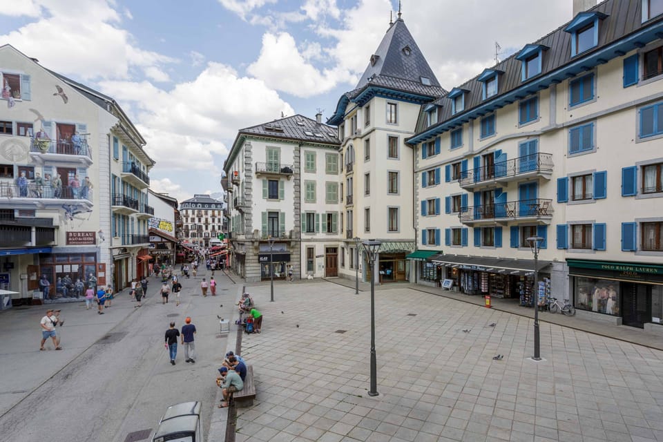 Balmat apartment on 2nd floor, overlooking square and high street