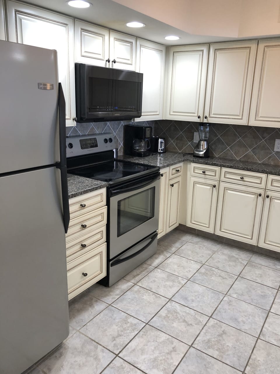 New Kitchen and Appliances