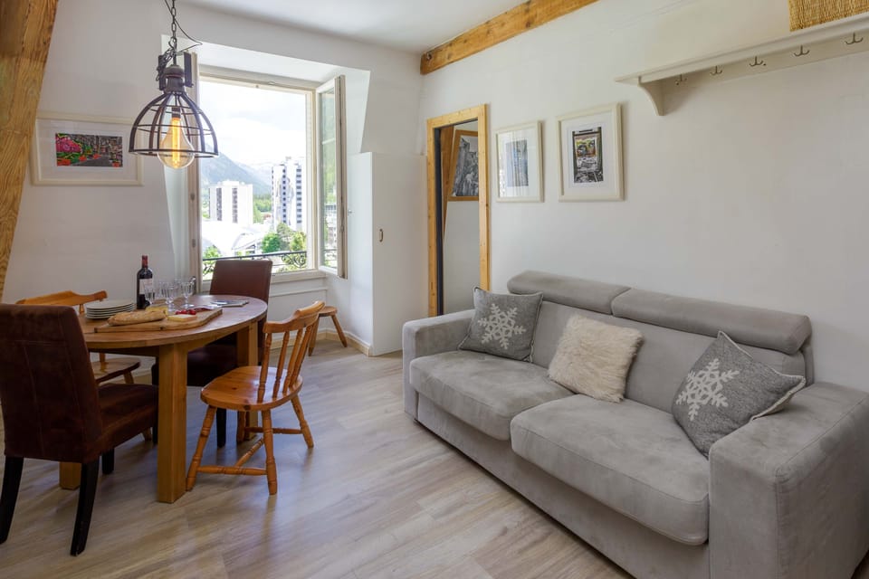 Open plan lounge and dining area