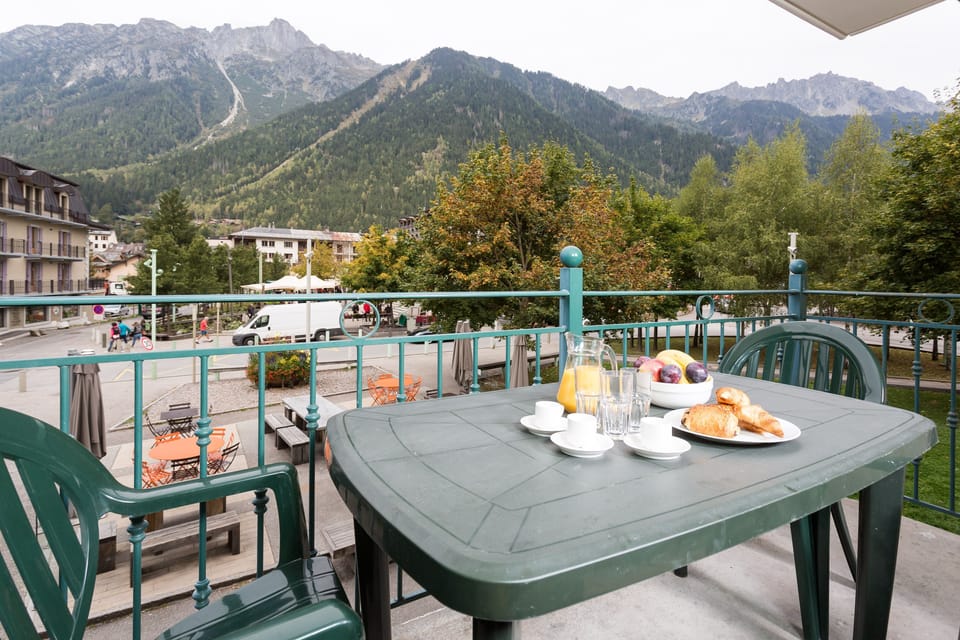 Balcony overlooking Chamonix Saturday market