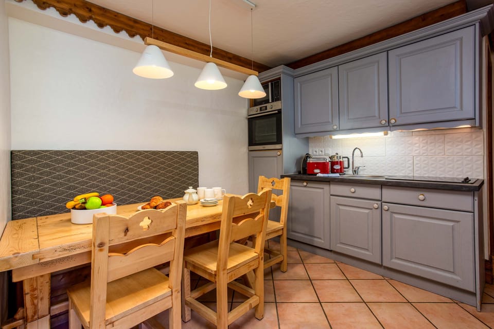 Kitchen and dining area