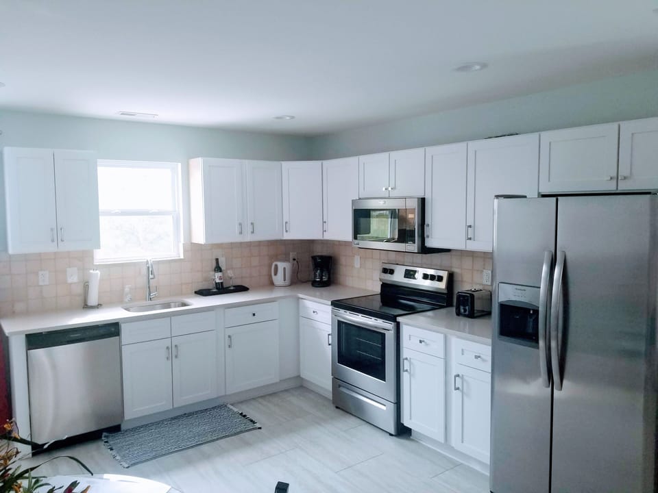 full kitchen