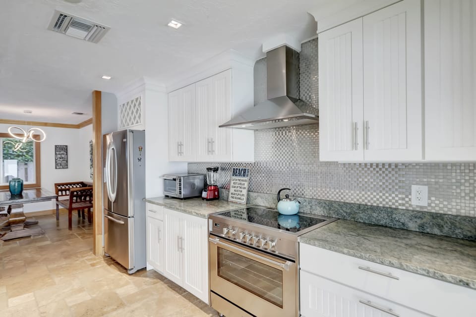 Gourmet modern kitchen