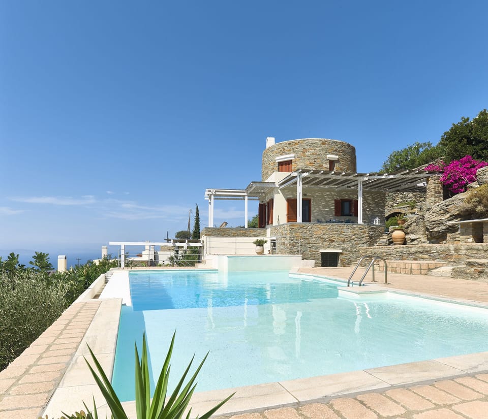 House view from the pool