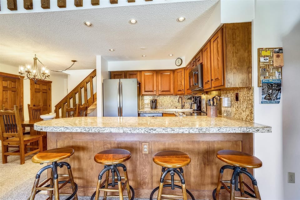 Kitchen - Pine Ridge 7E - Ski-in / Ski-Out - Breckenridge Vacation Rental