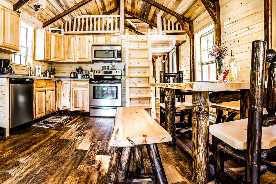 Full kitchen with everything you could need for a great meal.