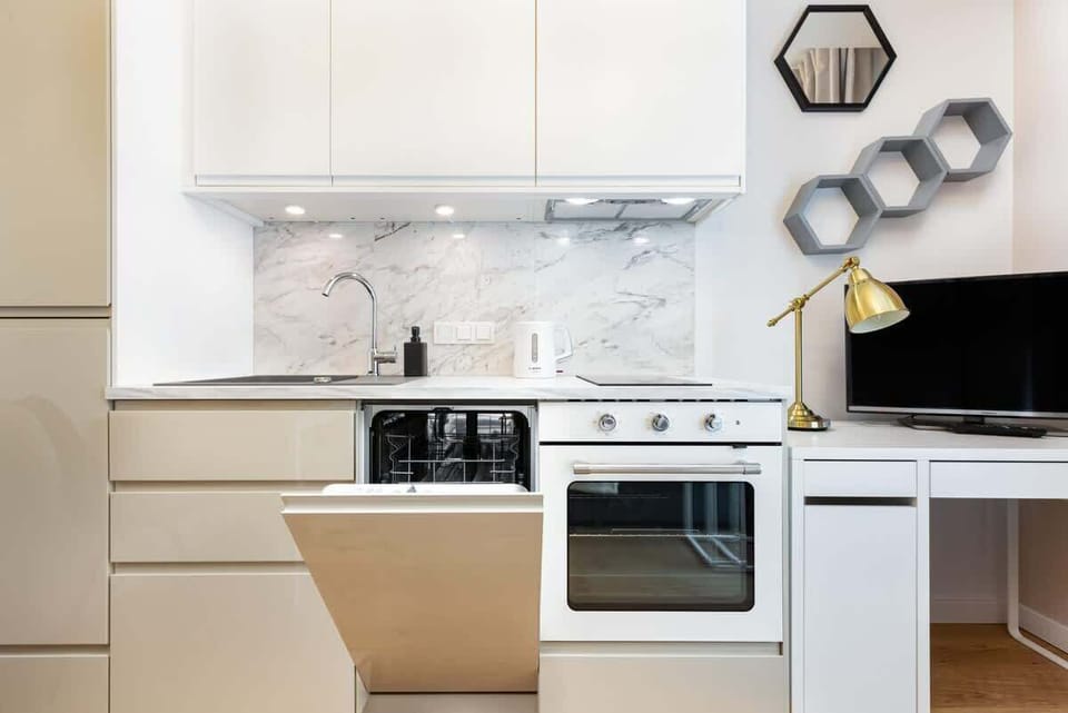 Modern, fully equipped kitchenette. 