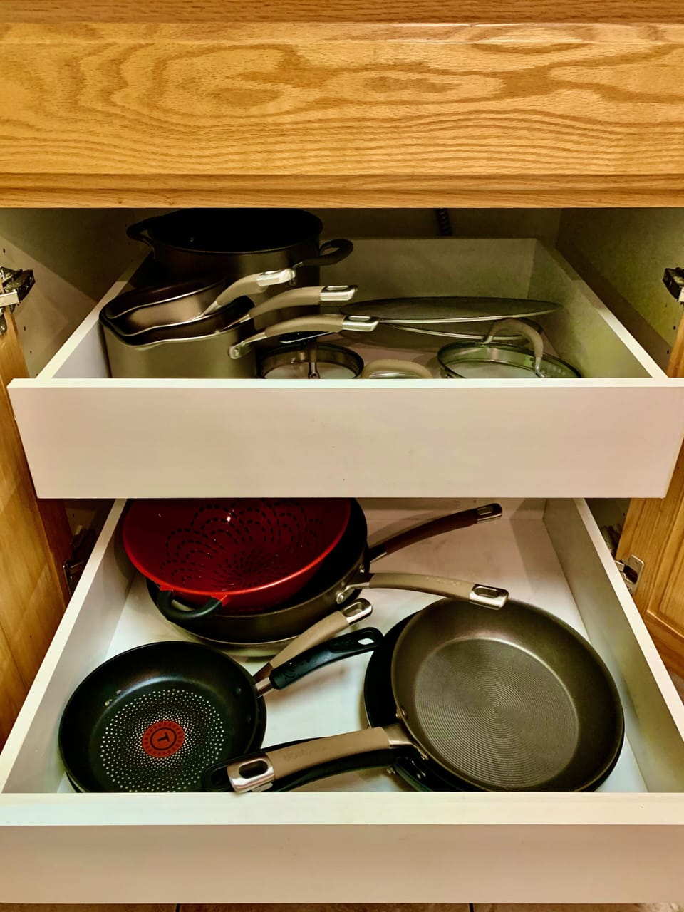 You will find plenty of kitchen appliance, supplies and amenities. 