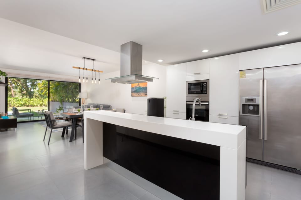 Spacious kitchen (ask for the optional chef in house services)