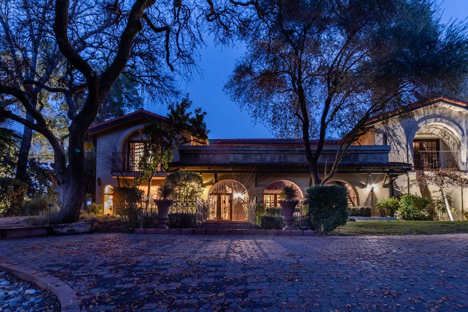 Front Entrance - Front Entrance