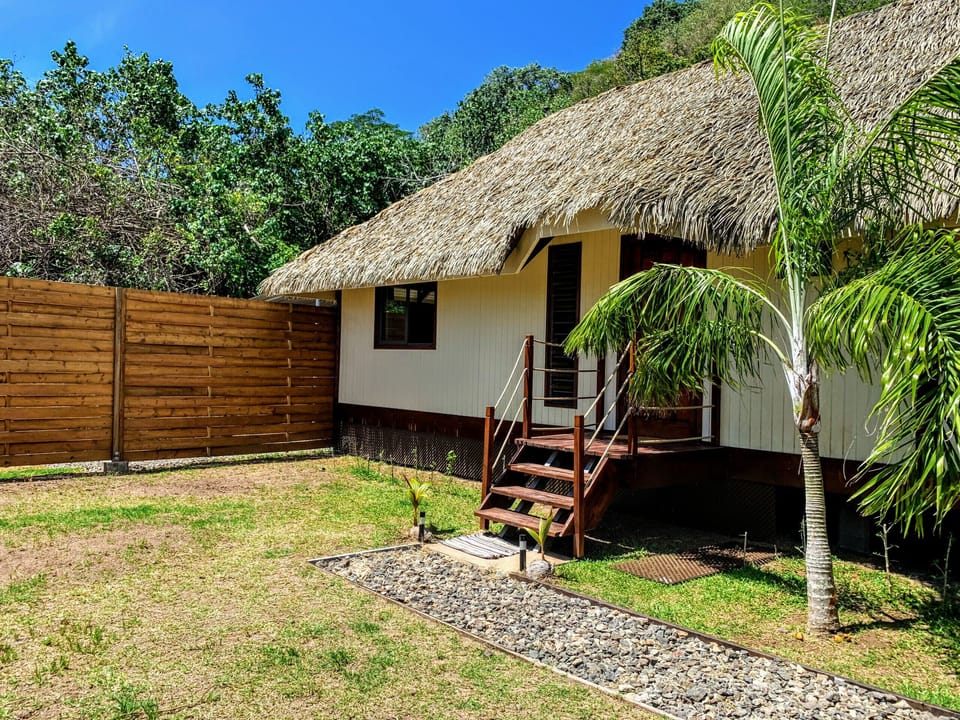 The bungalow with its private access