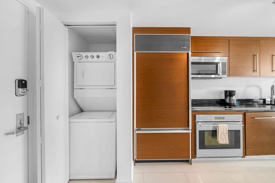 Fully-equipped kitchen! High-end coffee machine! Washer&Dryer available as well!