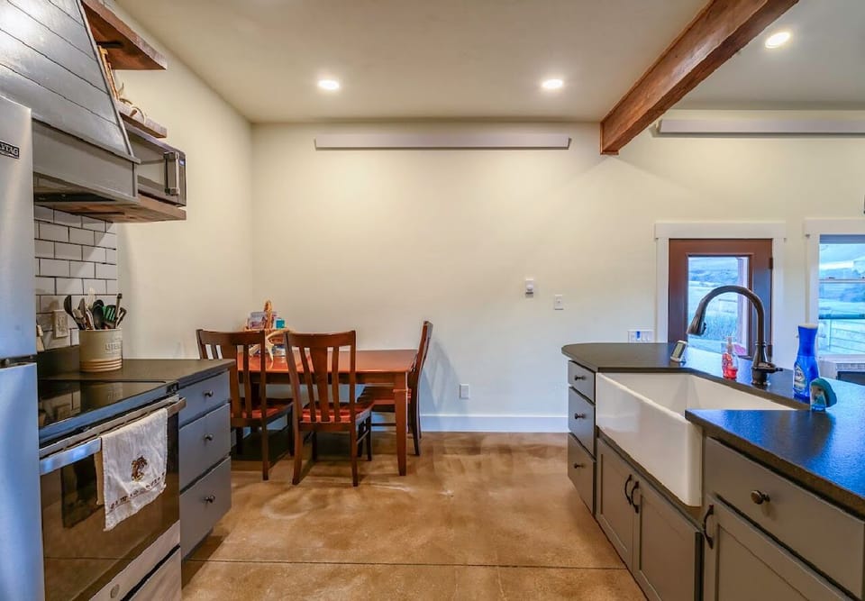 Kitchen. 