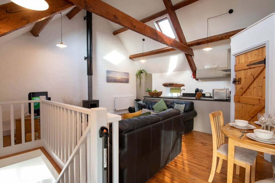 Bryn Lon Mawr - bryn lon bach view from top of stairs