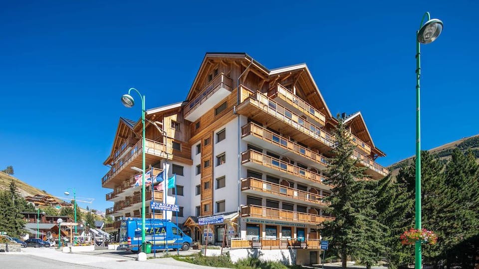 You’ll enjoy a relaxing vacation at this prime destination!