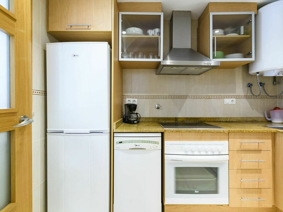 Cabinetry, Room, Kitchen, Property, Furniture, Countertop, Cupboard, Major Appliance, Home, Material Property