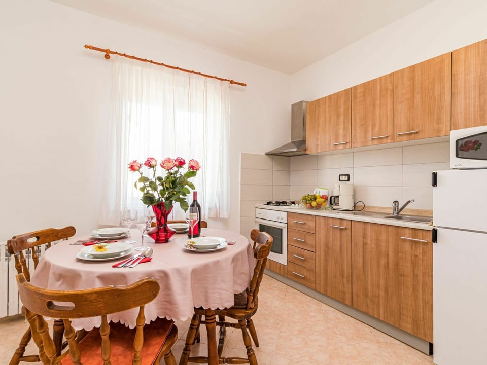 Room, Furniture, Property, Kitchen, Interior Design, Building, Floor, Cabinetry, House, Dining Room