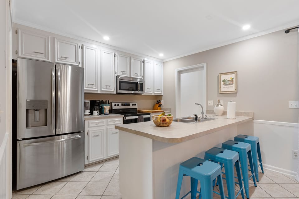 Kitchen (Fully Equipped)