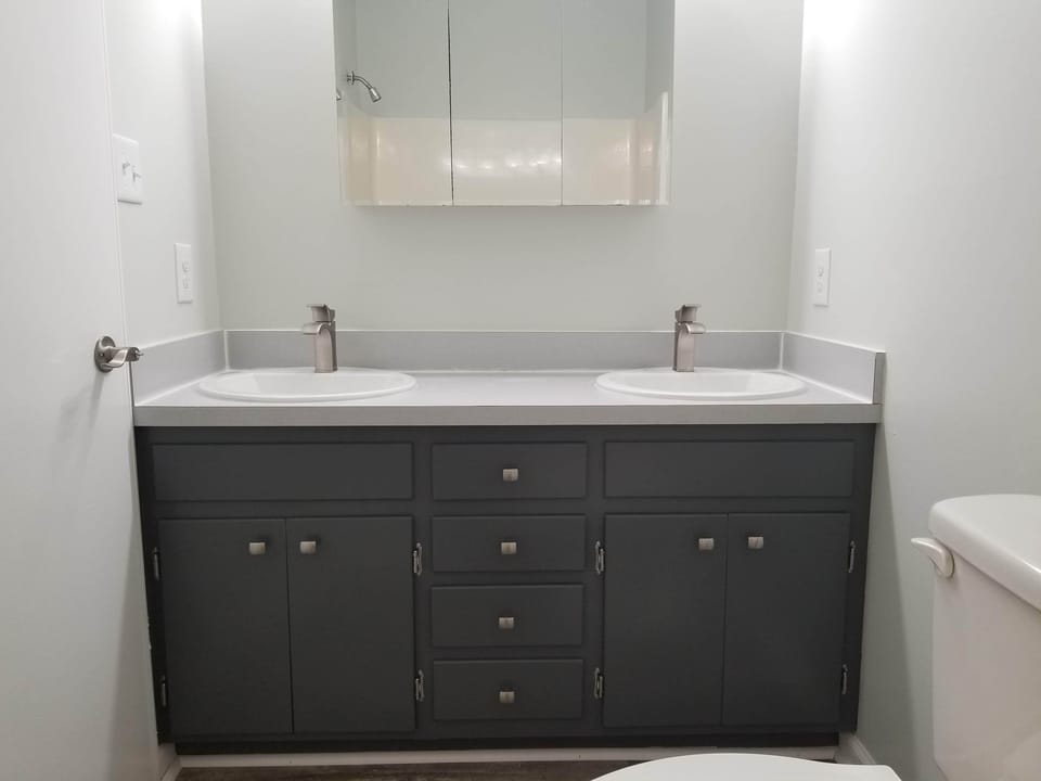 full master bathroom
