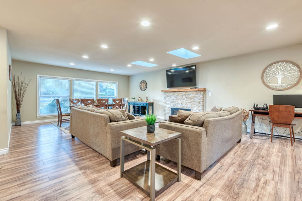Formal dining area with designated desk for work. Perfect for family gatherings