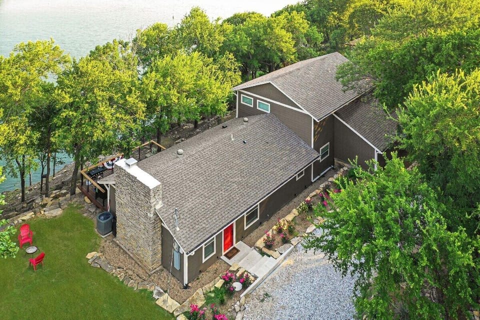 Secluded and well shaded space with gorgeous view of the lake.