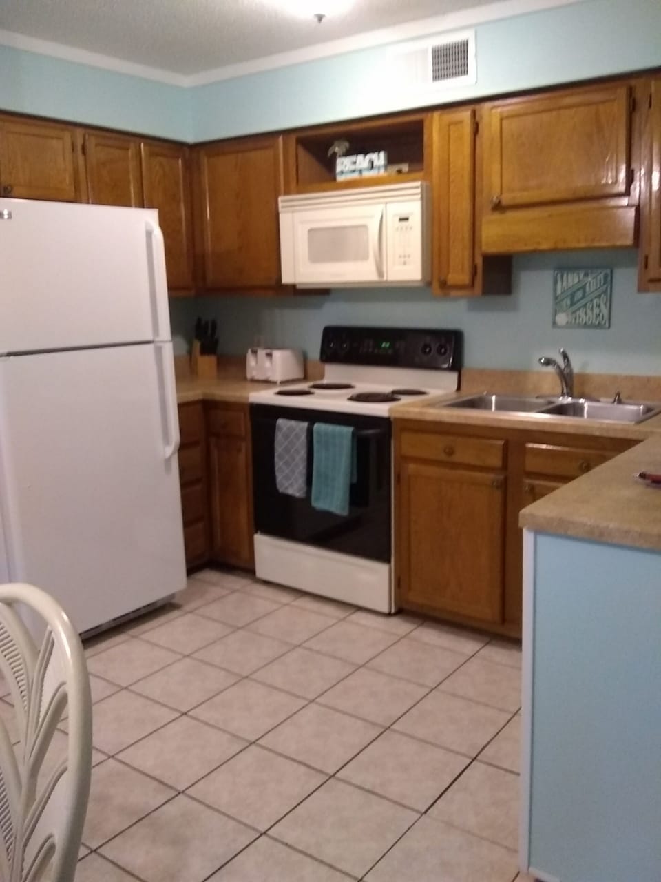 Fully stocked kitchen for all your cooking and baking needs