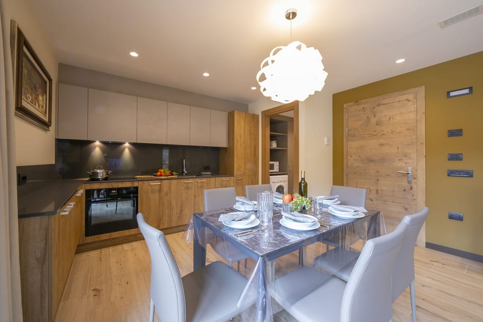 Kitchen and dining area