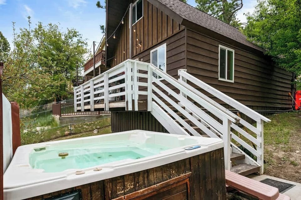 Backyard- 3 foot fence. 5 person spa. 