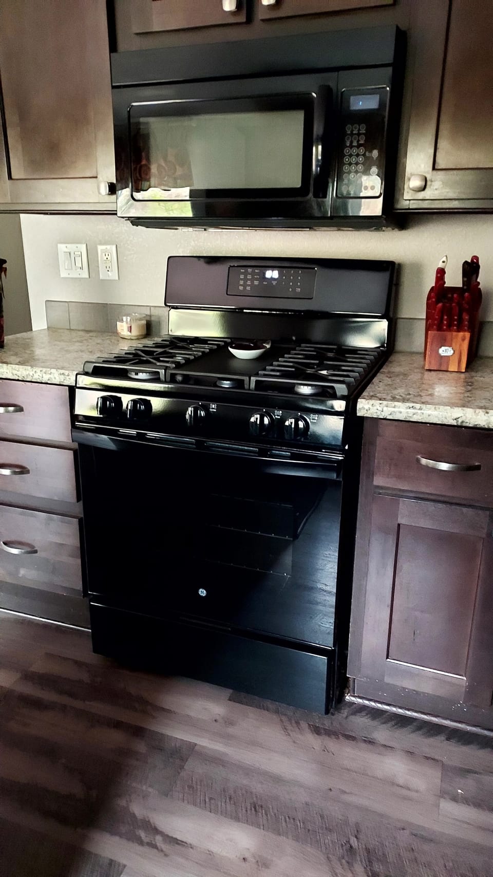 New range with grill and air fryer