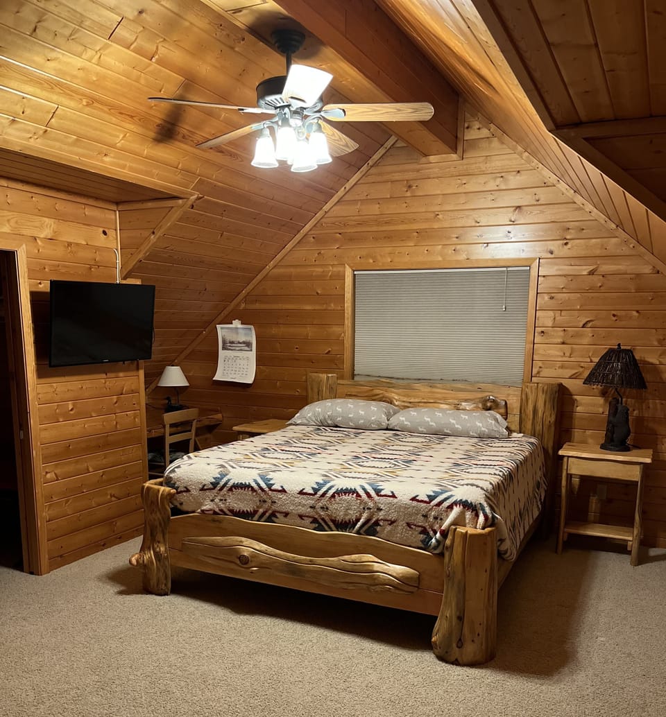 Loft: King bed (brand new) with tv and large walk-in closet