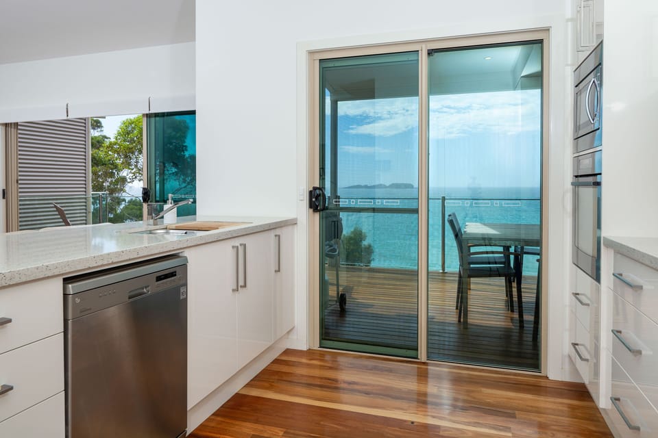 A beautiful fully equipped kitchen