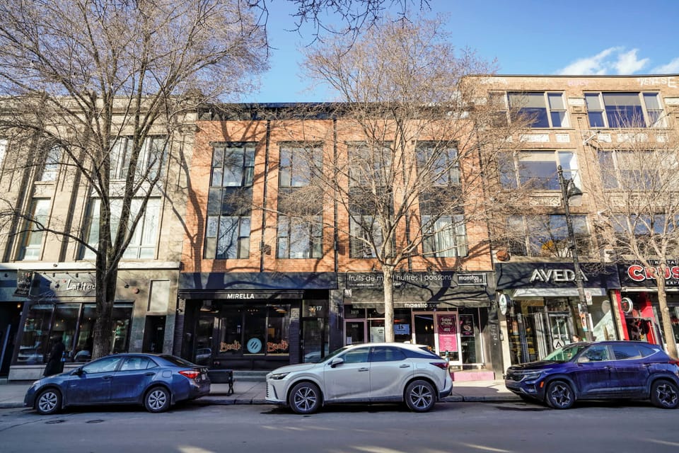 Fabulous neighborhood - you’re located in the very heart of Le Plateau!