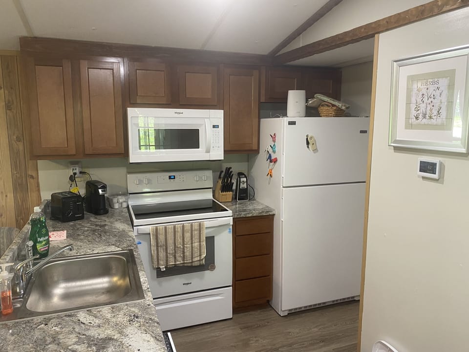 Kitchen Photo 2