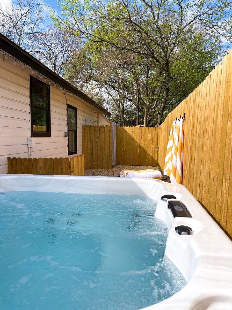 Outdoor spa tub