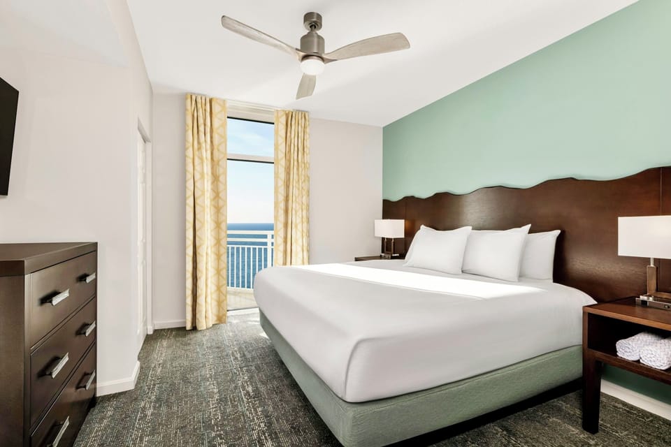Specific ocean view and floor level may be requested at check in. 