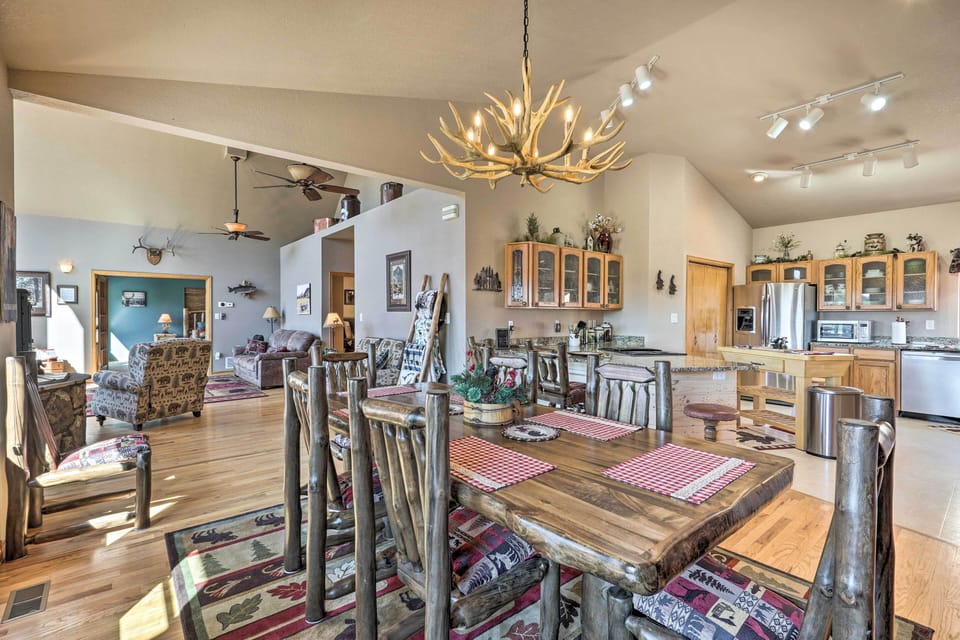Interior | Open Layout | Rustic Accents | Free WiFi