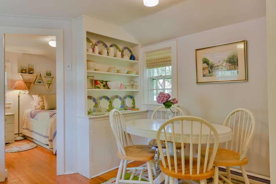 Cottage dining room