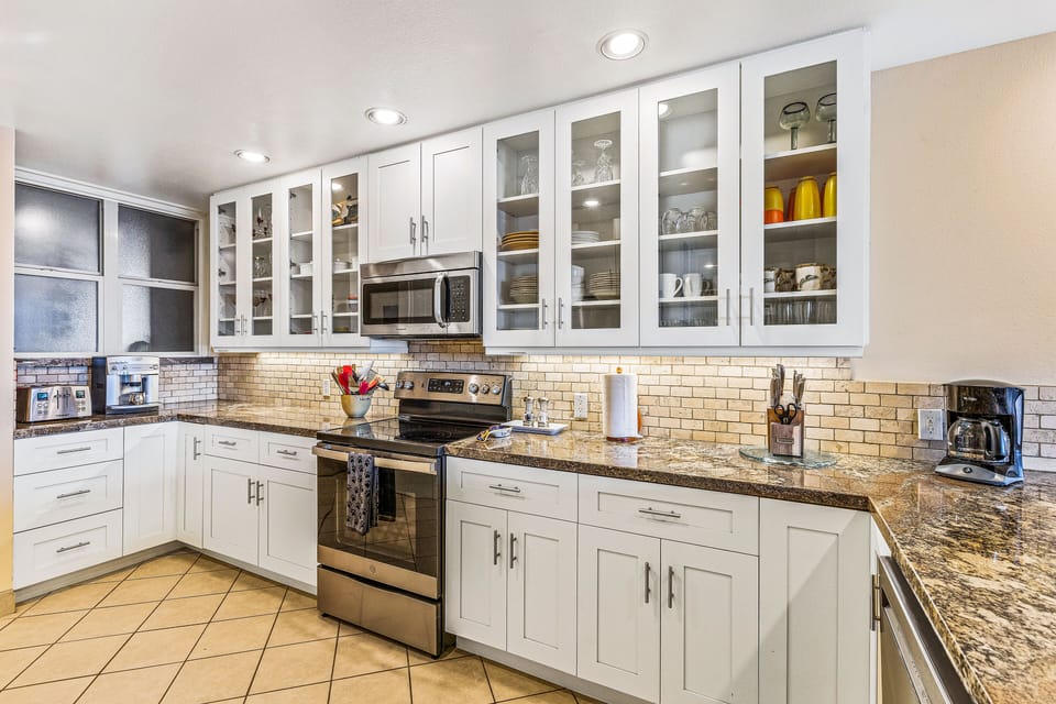 Fully equipped kitchen.