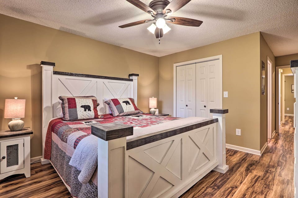 Bedroom 1 | King Bed